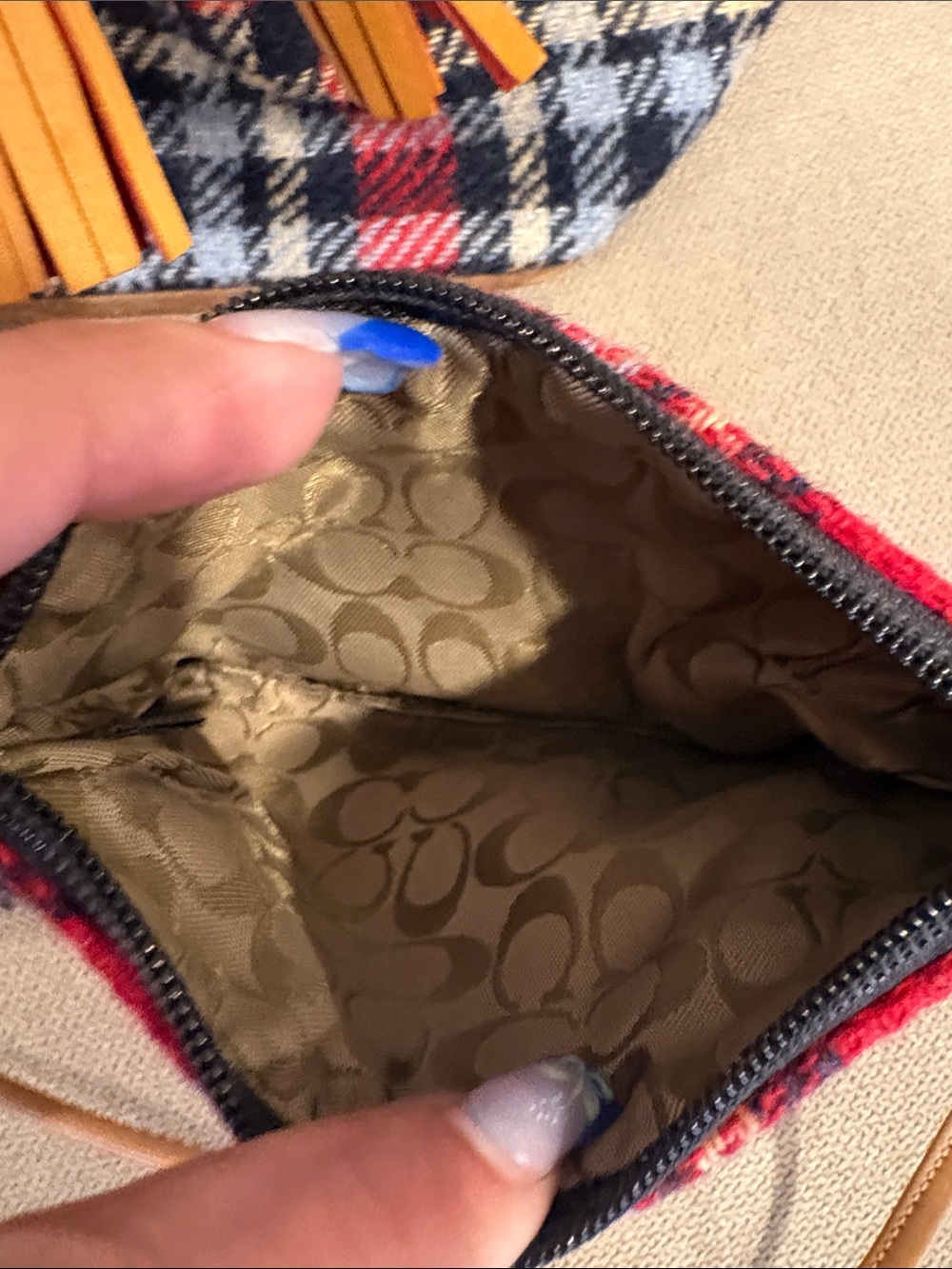 Coach plaid bucket bag with wristlet - Picture 6 of 8